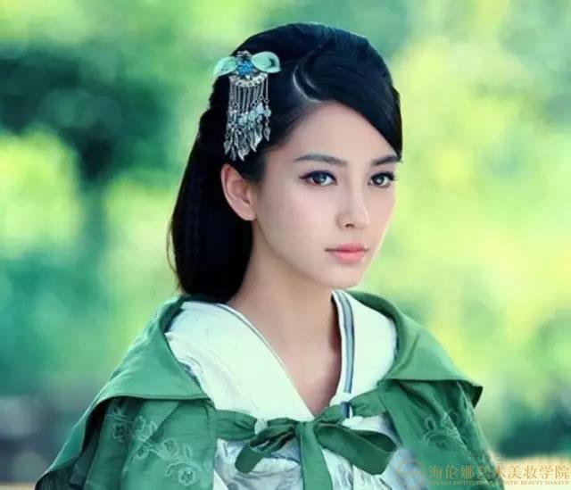 Angelababy-云中歌 妆容关键词：半永久雾状眉、动感裸妆唇